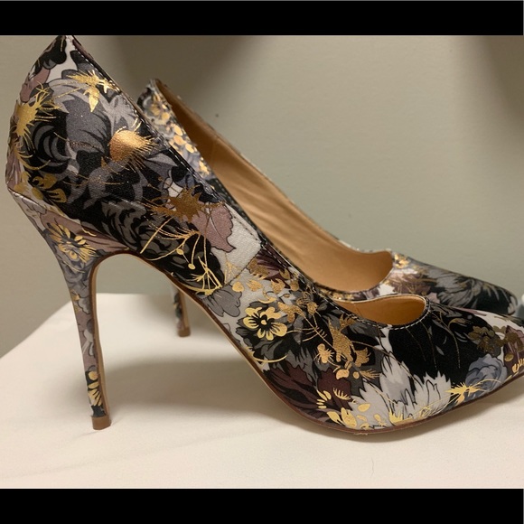 High Heels - Picture 2 of 7